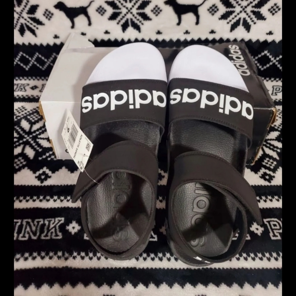 Adidas Sandals Womens size
10 available new - Picture 5 of 6